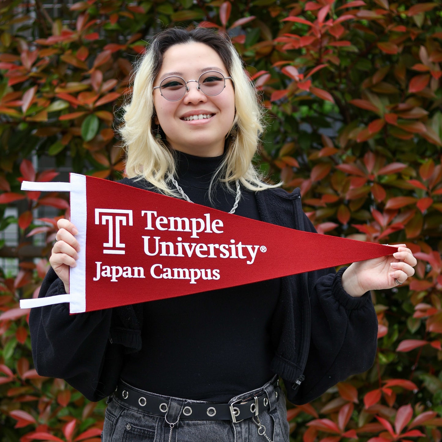 TUJ Pennant Felt Flag Cherry Red